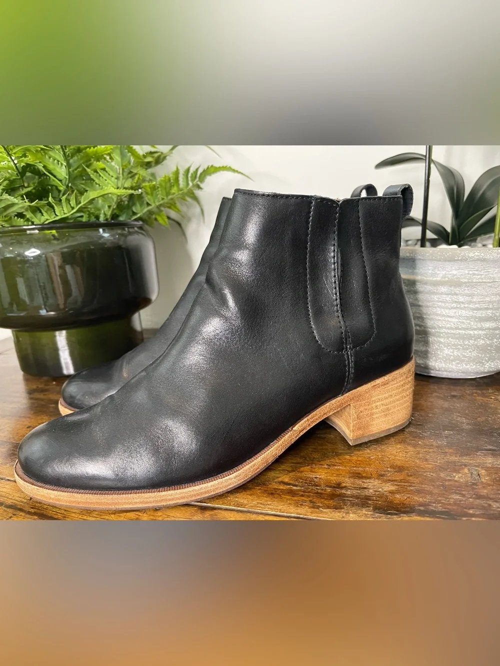 Kork-Ease Black Leather Chelsea Booties - Women 9M